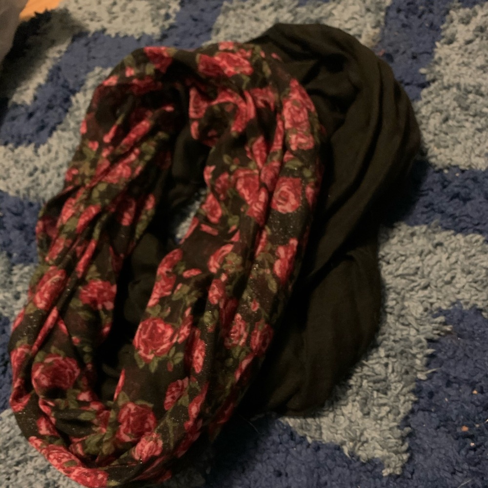 ROSE AND BLACK INFINITY SCARF SET